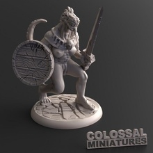 lucertola femmina spada scudo tavolo personaggi creatura draghi dungeon fantasia mini miniature mostro rpg colossale d dnd 32mm uomo 3d print model - Mito3D