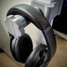 escrivaninha perna fone ouvido suporte fones braçadeira 3d print model - Mito3D