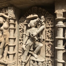 rani vav idol 2 mimari dekoratif Hindistan Su heykeller 3dscan fotogrametri Gujarat Scantheworldindia stepwell Stoneidol 3d print model - Mito3D