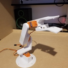 pequeña escritorio robot brazo 3d print model - Mito3D