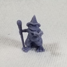 frog wizard mini miniature mage tabletop 28mm dnd dungeons dragons pathfinder spellcaster bullywug amphibian frogfolk grippli pre supported 3d print model - Mito3D
