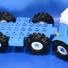 rigitrac remolque soltero color Lego juguete tractor 3d print model - Mito3D