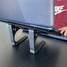 ordenador portátil tubo subida estante soporte Tienda juego azar pc laptops jugador soportes levantador 3d print model - Mito3D