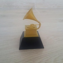abuelita música premio estatuilla trofeo gramófono Grammy patéfono 3d print model - Mito3D