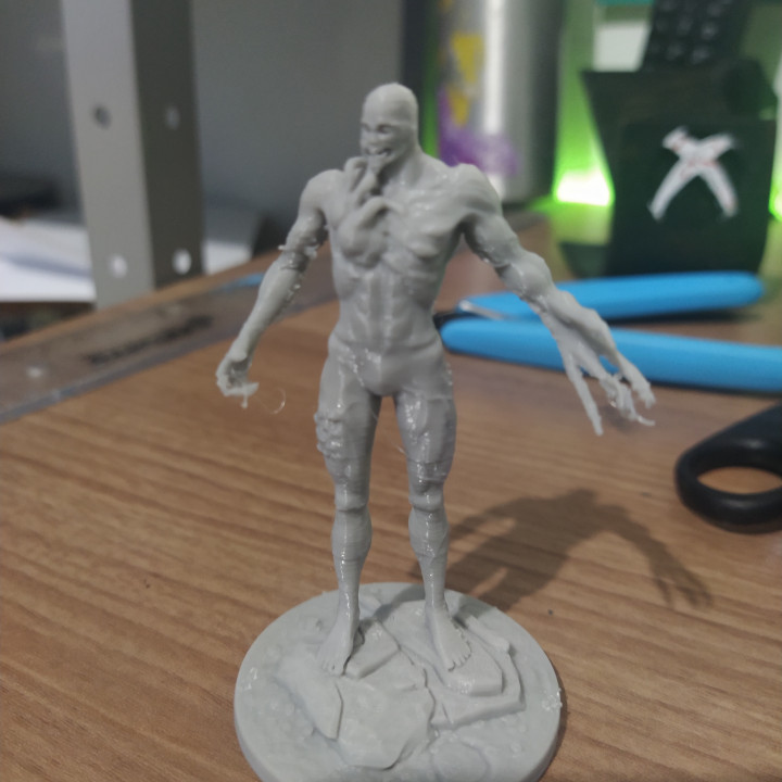 tirano t 002 residente miniatura 3D print model - Mito3D