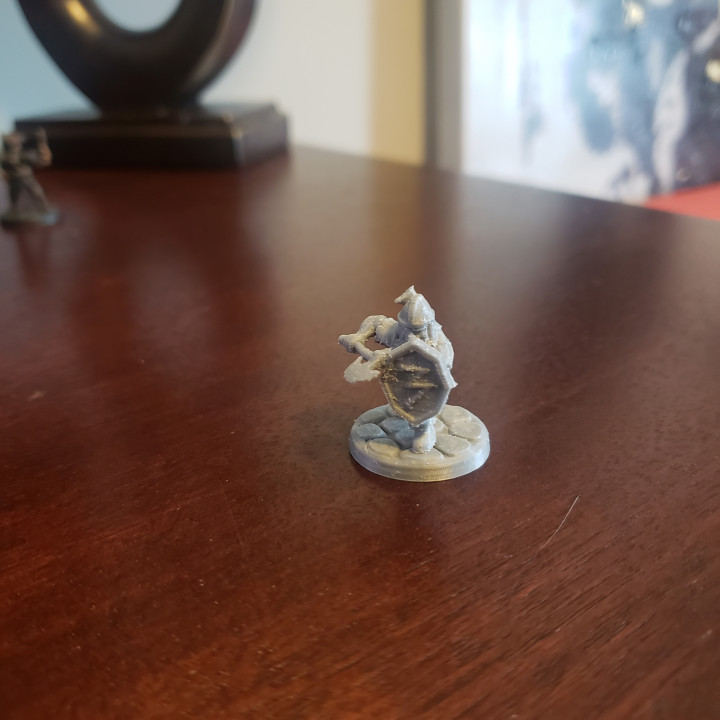 nano soldato gratuito modello fantasia miniature warhammer guerriero tavolo 28mm dnd esploratore nani aos 3D print model - Mito3D