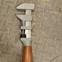 vintage perna estilo parafuso chave inglesa mão ferramenta lenha 3d print model - Mito3D
