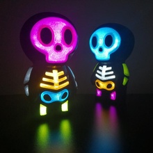 cute skull battery holder bones halloween 3d print model - Mito3D