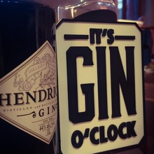 gin o'clock sign multicolored 3d print model - Mito3D