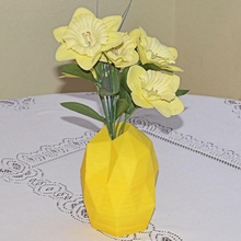 lo-poly modern vase & garden flower decoration 3d print model - Mito3D