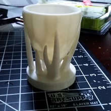 cthulu copa jardín zarcillo 3d print model - Mito3D