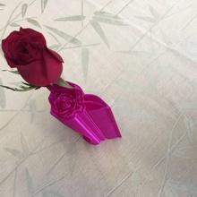 jarrón rosas jardín 3d print model - Mito3D