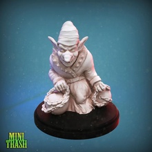 gremlin thrower creature goblin monster rpg miniature tabletop 28mm dnd heroes3 3d print model - Mito3D
