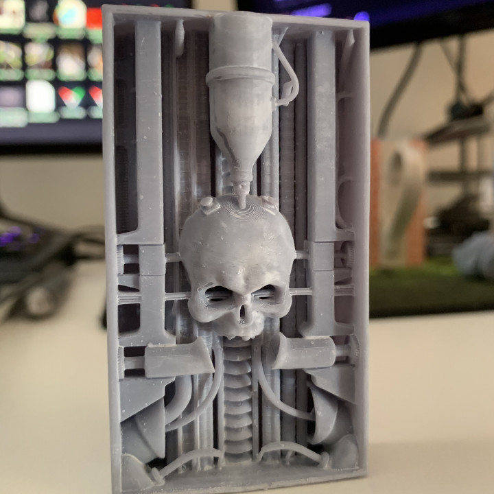 Giger tributo Arte cráneo ventilador 3D print model - Mito3D