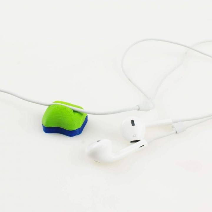 running earphones holder sports & outdoor 3D print model - Mito3D