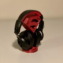 superman headphone stand gadgets & electronics dc man steal 3d print model - Mito3D
