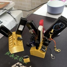 usb dongelier gadgets & electronics organizer accessories holder 3d print model - Mito3D