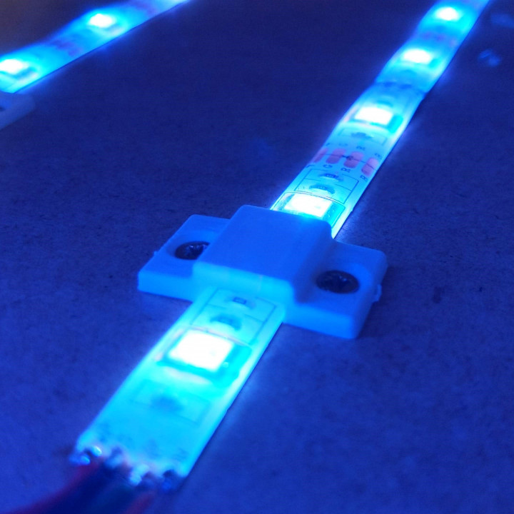 fácil LED tira soporte tornillo ender 3 3D print model - Mito3D