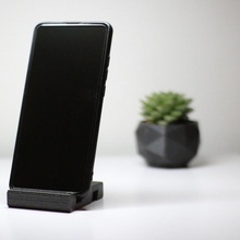 téléphone supporter gadgets électronique iphone bureau intelligent organisateur Support 3d print model - Mito3D