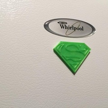 superman logosu buzdolabı mıknatısı bahçe logo mıknatıs 3d print model - Mito3D