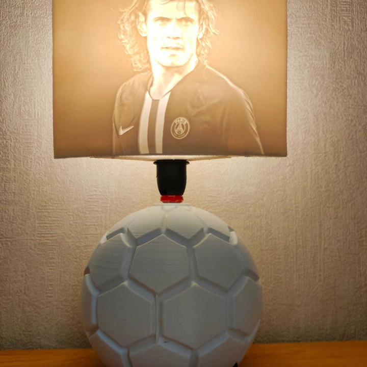 lampe football edinson cavani foot light om ballon edison 3D print model - Mito3D