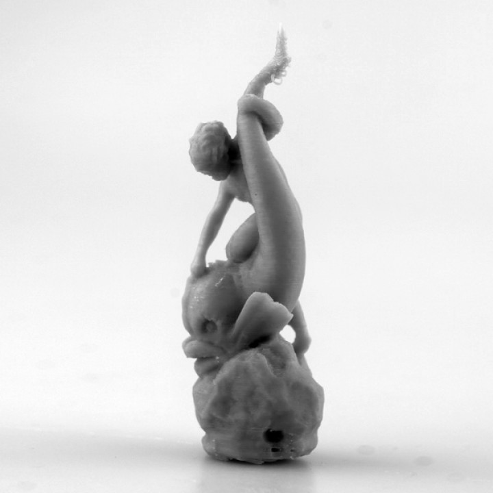 ragazzo fontana delfino hyde park londra scansione statua hydepark cherubini marmo preraffaellita store per sua grotesquefish alexandermunro 3D print model - Mito3D