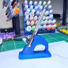 Airbrush Stand Werkzeug Farbe paiting 3d print model - Mito3D