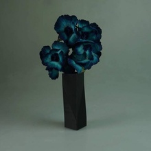 louisa's elegant vase & garden 3d print model - Mito3D