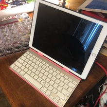 ipad tuş takımı ayakta durmak elma tablet standı klavye merkezi ipadstand applekeyboard 3d print model - Mito3D