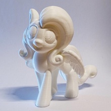 marchant fluttershy mignonne ailes heureux poney Pégase mlp souriant 3d print model - Mito3D