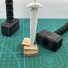 mjolnir Thors funktional Hammer DIY Hardware Wunder Comics Garage Werkstatt Disney Bank nerdig 3d print model - Mito3D