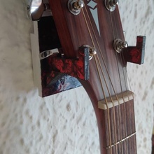 guitarra soporte pared montar 3d diseño instrumento música estante personalizable acústico eléctrico pintar púa montaje acustica electrica estridente 3d print model - Mito3D
