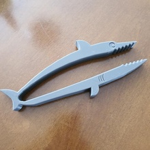 shark kitchen tongs - pegador salada tubar toys & games toy 3d print model - Mito3D