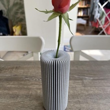 single fiore vaso minimo alettato design giardino decorazione geometrico 3d print model - Mito3D