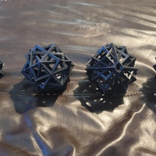 symétries cubes math art super symétrique objet jardin cool Balle cube axe fractale épineux 3d print model - Mito3D