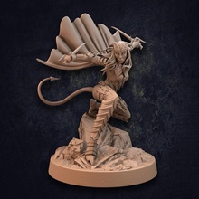 ellith rogue - presupported toys & games armor dragon dungeons fantasy female fighter girl hero model woman character miniature trappers cape tail 32mm 75mm lodge 3d print model - Mito3D