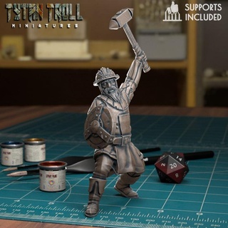 ville garde marteleur pre supported tytantroll miniatures fantaisie homme échelle regarder marteau minis dnd 32mm présupporté 3d print model - Mito3D