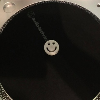 turntable 45rpm singles middle nico en co Education Music & Instruments vinyl smiley 45 rpm 3d print model - Mito3D