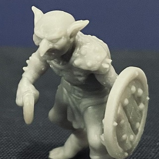 bouclier épée lutin Leland van lorgner table personnages créatures fantaisie univers mini miniature dnd 3d print model - Mito3D