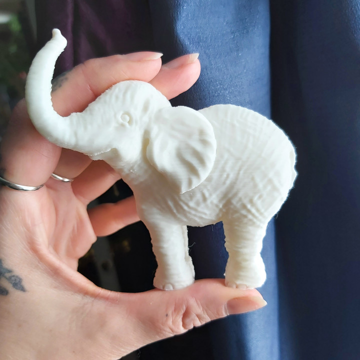 bebé elefante rachel Holmes juguetes juegos animal criatura cifras decoración escultura zbrush 3D print model - Mito3D