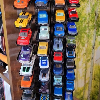 parede carro ficar pé Renzo castro brinquedos jogos brinquedo veículos prateleira carros organizador hotwheels caixa fósforos wall mounted 3d print model - Mito3D