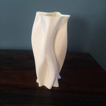 curvilinea vaso giardino organico curve free form 3d print model - Mito3D