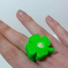 trébol luz led forma anillo joyería linterna shamrock 3d print model - Mito3D