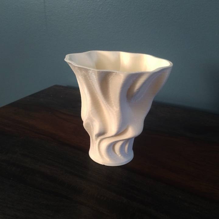 organique vase jardin art courbes forme libre 3D print model - Mito3D