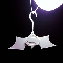 batman percha jardín ropa colgador gancho superman ganchos perchas paño titular símbolo logo vssuperman 3d print model - Mito3D