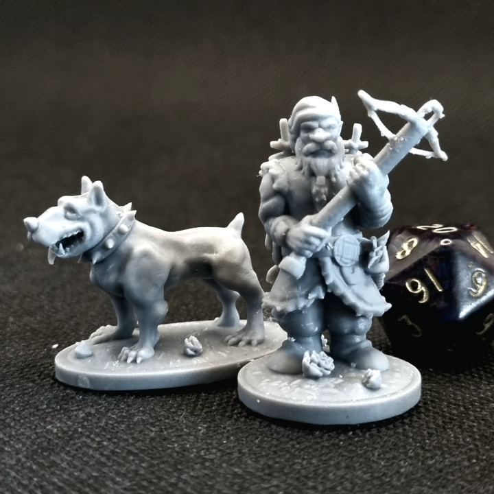 enano chico tejón trampero Jonás mesa caracteres criaturas fantasía universo perro explorar dnd 3D print model - Mito3D