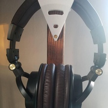headphone holder hanger gadgets & electronics head headphones phone screw household 2x4 3d print model - Mito3D