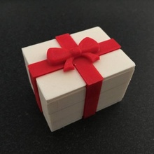 giftwrapped anello dialogo giardino regalo contenitore monili gioielli scatola 3d print model - Mito3D