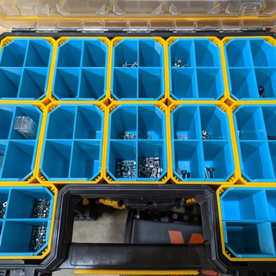 3d druckbar klein teile separator dewalt container by jonathan lin zuhause haus garten werkstatt werkzeuge 3d print model - Mito3D