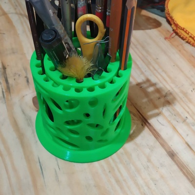 3d yazdırılabilir fırçalar kulp destek by gonzalo yanez ev bahçe ofis dolma kalem sahipleri eğitim sanat plastik araçlar 3d print model - Mito3D